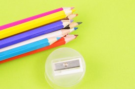 Tubo lapices colores con sacapuntas (1).jpg